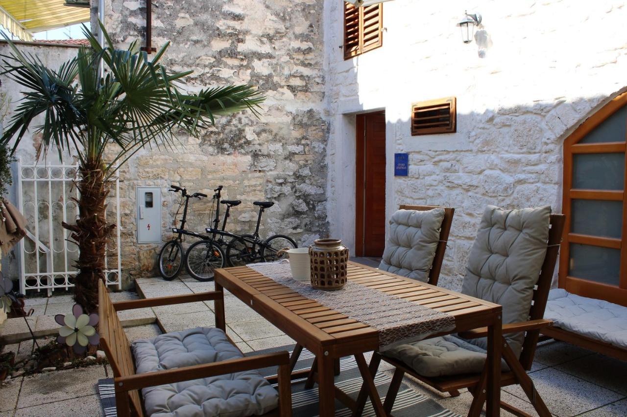 Joseph'S Yard Apartment Rovinj Exteriör bild