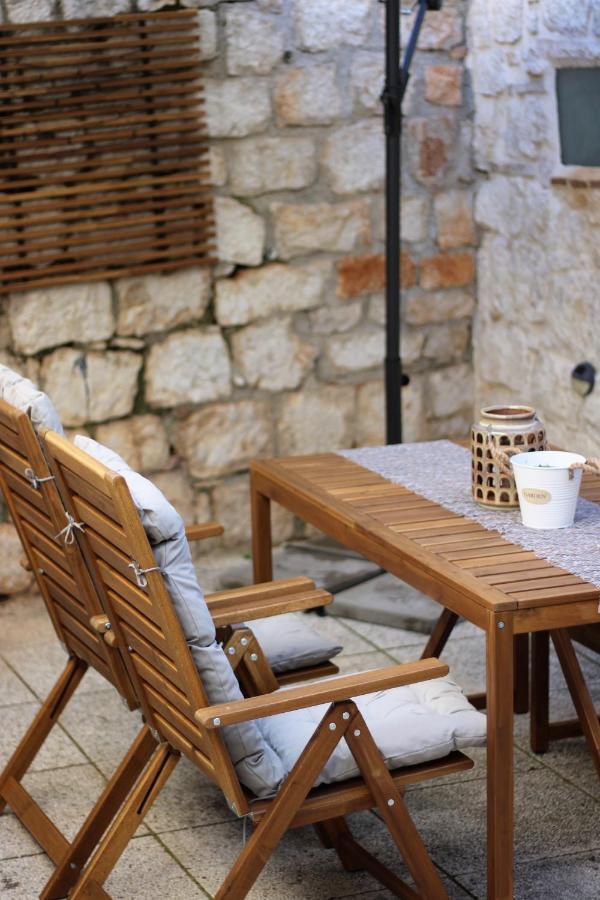 Joseph'S Yard Apartment Rovinj Exteriör bild