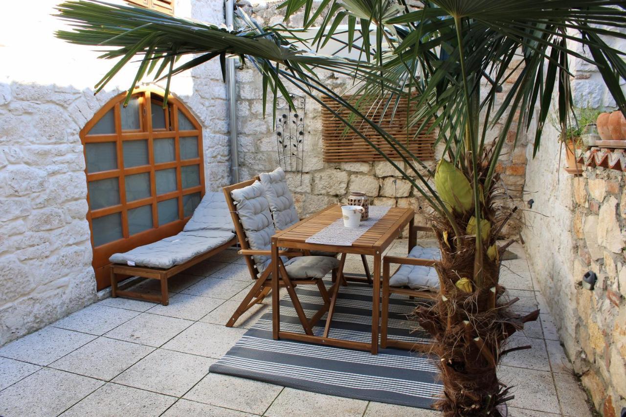 Joseph'S Yard Apartment Rovinj Exteriör bild