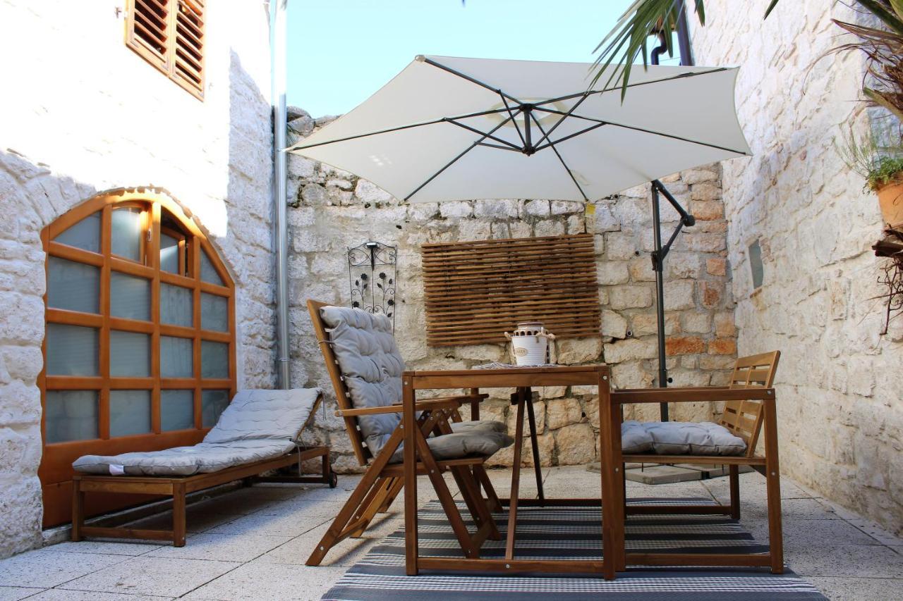 Joseph'S Yard Apartment Rovinj Exteriör bild